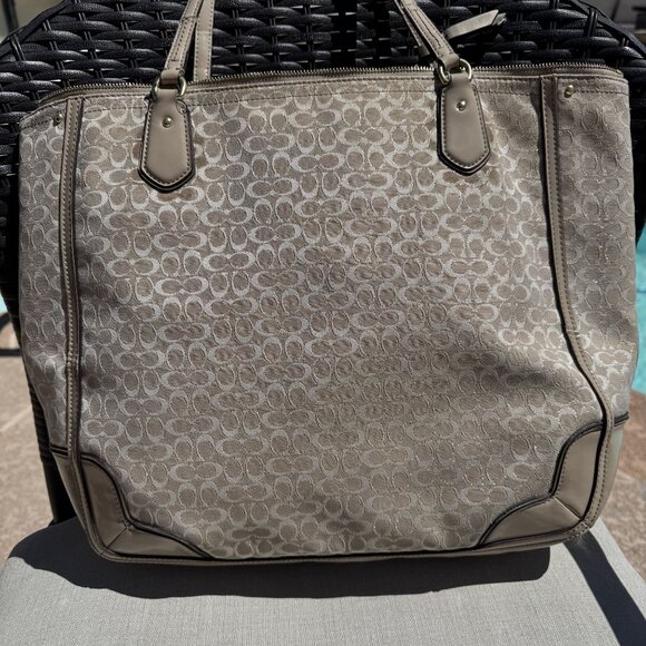 Coach Signature Beige Canvas & Leather Tote‎ Bag With Purple Lining - Picture 3 of 16